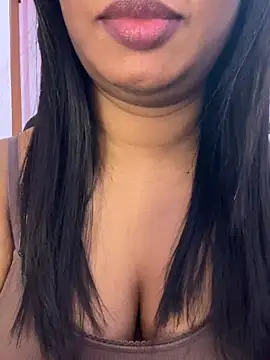 Živý XXX chat Tamil_Maaya