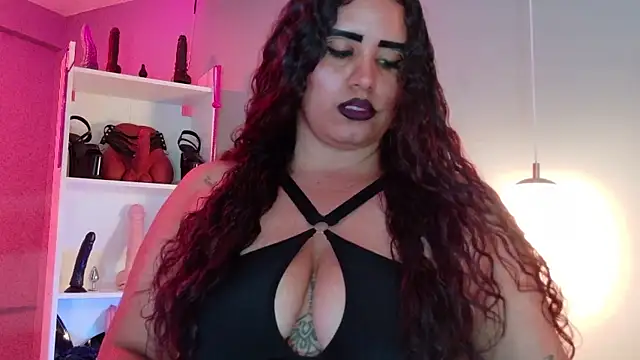 צ'אט XXX בשידור חי של MariaGaitan