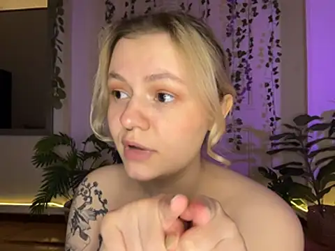 Chat +18 de MoonIvy_ ao vivo