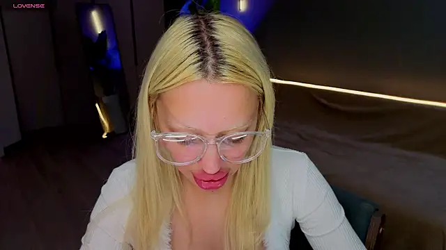 Luna_Beverly Chat XXX in diretta