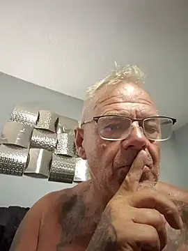 gymrat61n Live XXX chat
