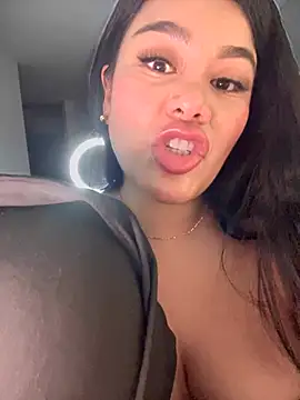 Chat +18 de Issane_Peru ao vivo