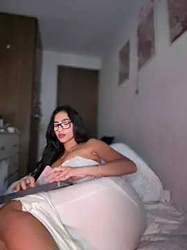 DulceLenns Chat XXX in diretta