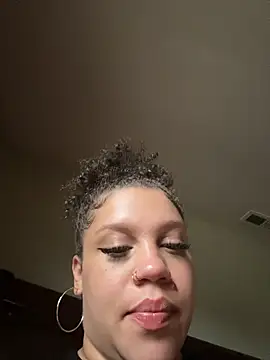 QueenNuttCollector's Live XXX Chat