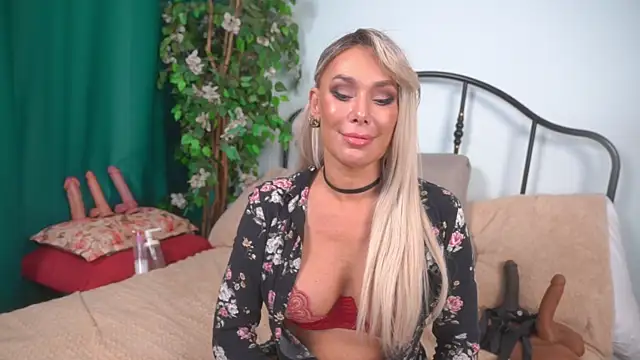 IsadoraDunkan's Live XXX Chat