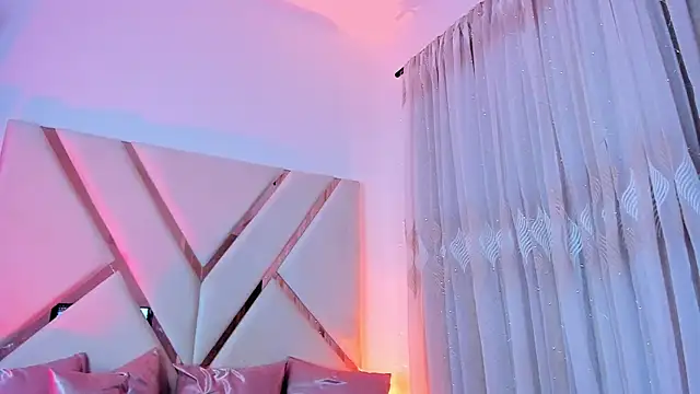 Chat +18 de Jade_Thonson1 ao vivo