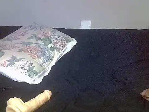 Sweet_smiles2 Live XXX Chat