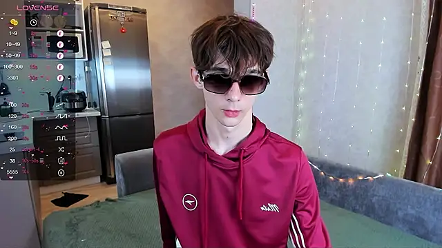 Aaron_Boom Adlı Modelin Canlı XXX Sohbeti