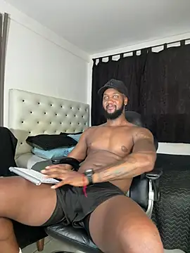 צ'אט XXX בשידור חי של blackdrey18