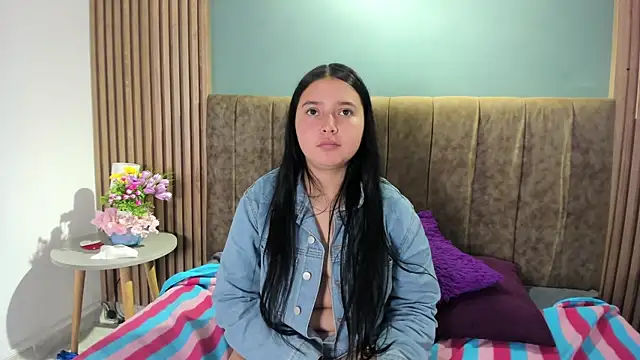 SkyCollins' Live XXX Chat