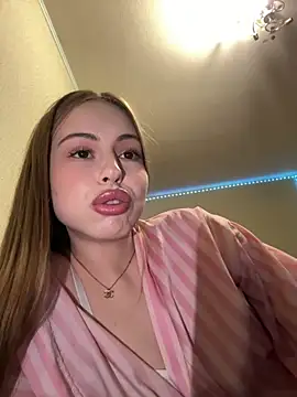 LOLAskk's Live XXX Chat