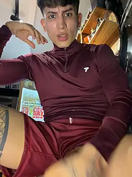 _Tomy08calderon XXX чат на живо