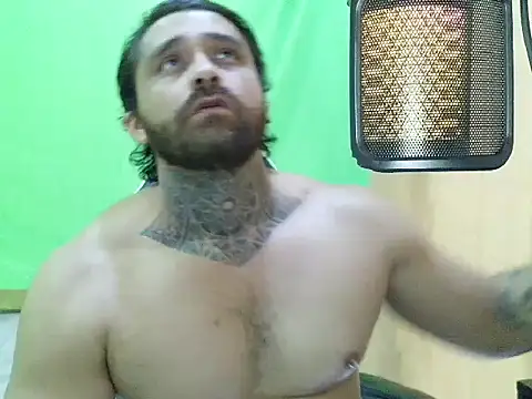 aronmiller404 live XXX chat