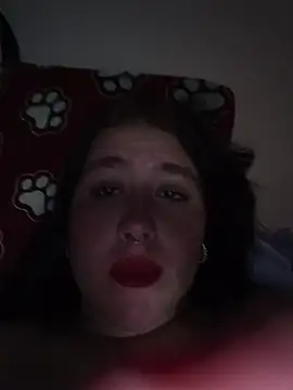 Fiery_Mia élő XXX-chatje