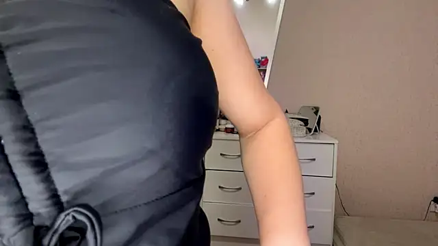 Chat XXX ao vivo de Ledi_Asthik