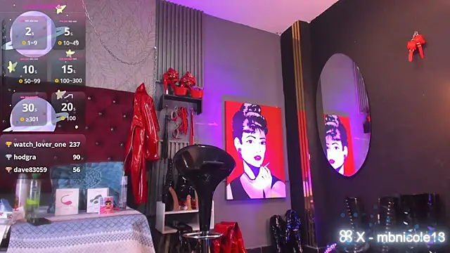 MissNicoleSds – Naživo XXX chat