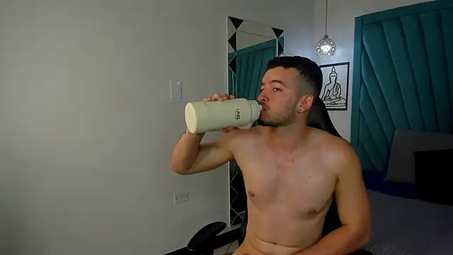 Logan_WolfJS Webcam show