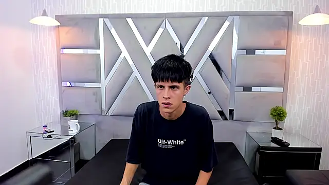 MikeHunteer Obrolan Langsung XXX
