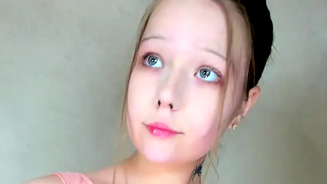 Chat +18 de MelMooon ao vivo