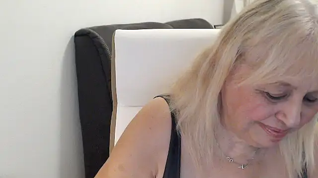 SusiLifeXXX's Live XXX Chat