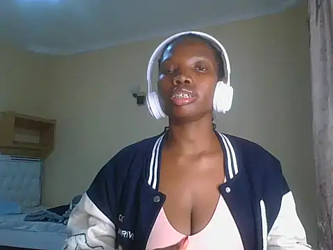 Chat +18 de Mariana_150 ao vivo