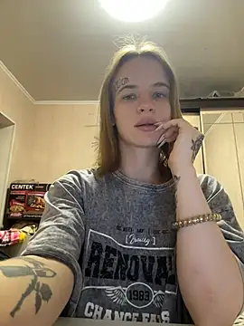 LeinaWoluers Chat XXX live