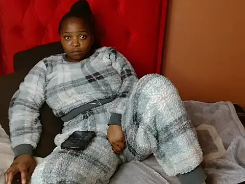 African_Busty 现场XXX聊天
