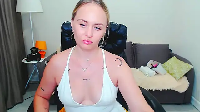 LiluMoon__'s Live XXX Chat