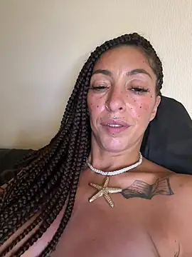 Lalla-Amani Adlı Modelin Canlı XXX Sohbeti