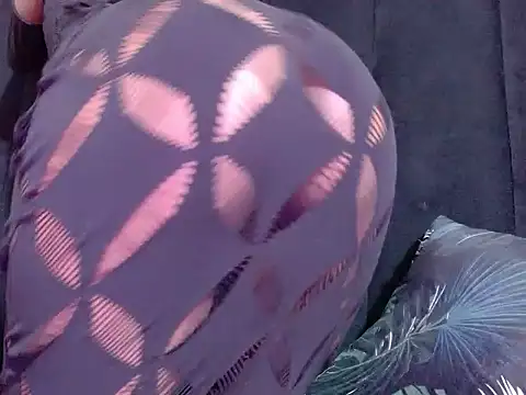 creamyslender23 live XXX chat