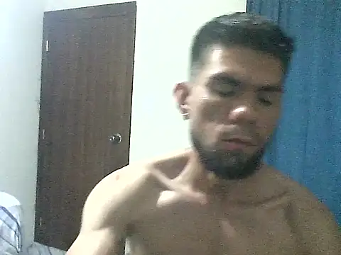thomas2wood Chat XXX in diretta