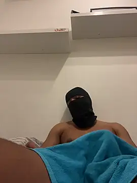 rnboy_hot: διαδικτυακό σόου στην κάμερα