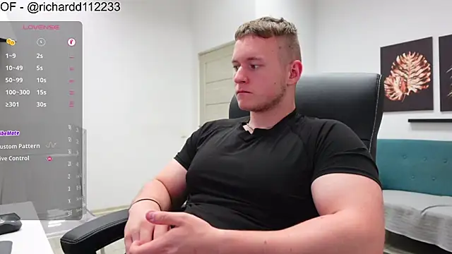 Richard_Dullas live XXX chat