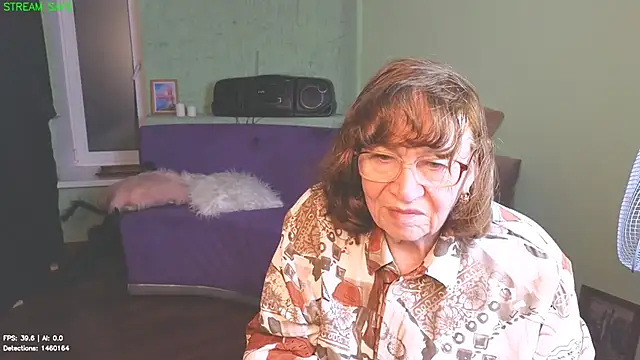 Betty_Brick Chat XXX in diretta