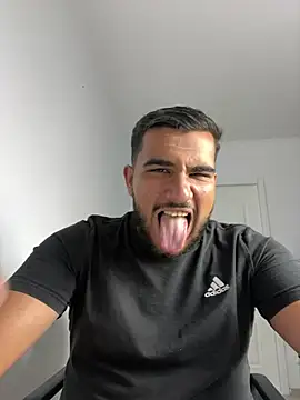 Živý XXX chat NikolasKane