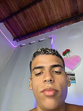 Chat +18 de PrincesLeo ao vivo