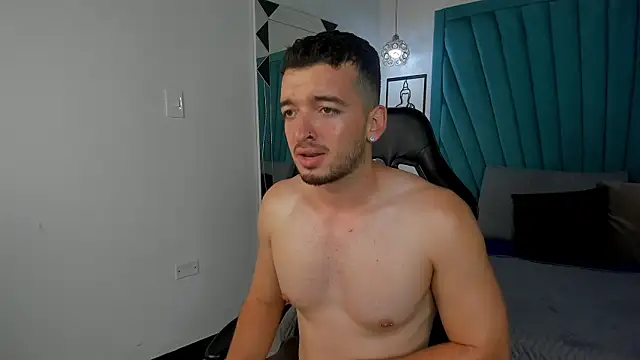 XXX chat uživo modela Logan_WolfJS