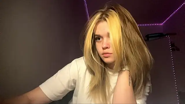 دردشة MiaRoika الجنسية المباشرة