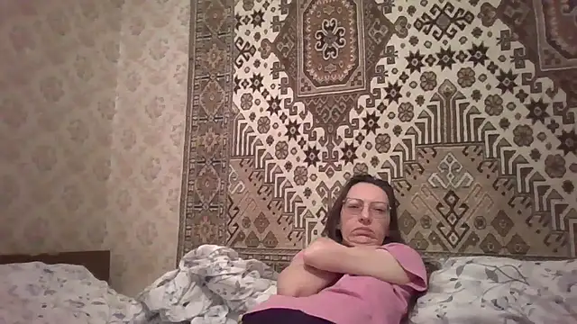 FayInessaKiss' Live XXX Chat