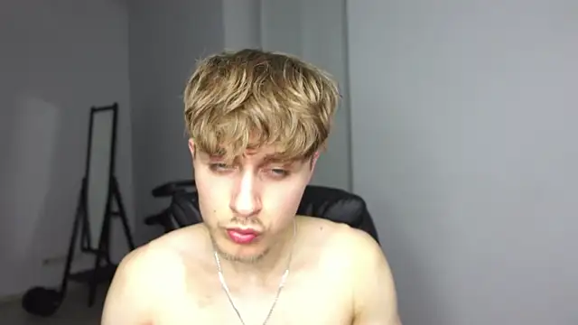 XXX chat uživo modela Damien_Dallas