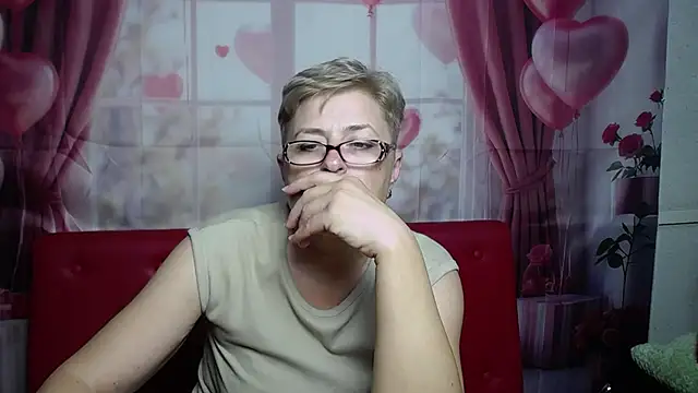 EmiliaGree – Live XXX-chat