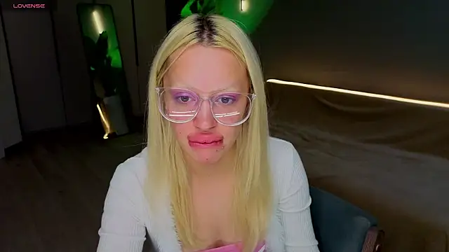 Chat XXX en directo de Luna_Beverly