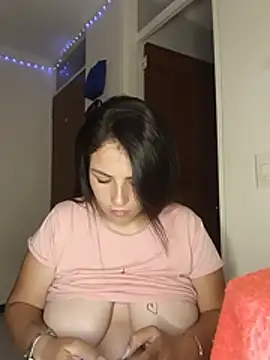 violeta_seductive 即時 XXX 聊天