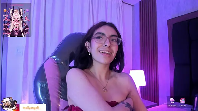 Molly_A's Live XXX Chat