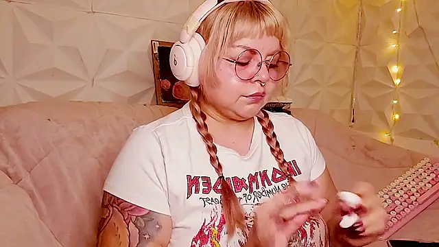 Czat XXX na żywo – Satyn_doll