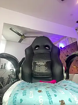 XXX chat uživo modela Auri__