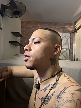 AlphaMasterXxx Live XXX Chat