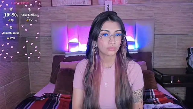Chatroom XXX en direct de mia_devine_