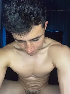 AustinJones_ Adlı Modelin Canlı XXX Sohbeti