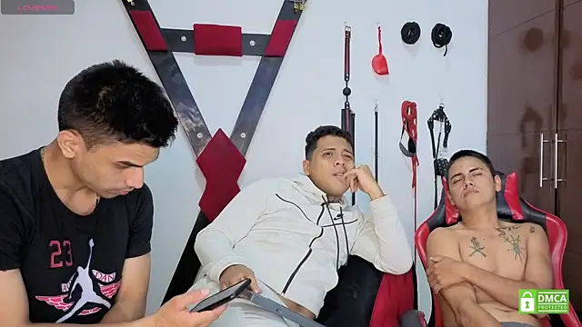 EliteBoysLive: απευθείας συνομιλία ΧΧΧ